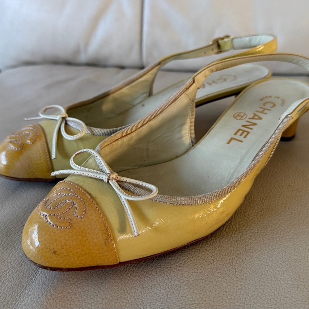 Vintage Chanel Slingback Heels, size 38 (US 8) - Picture 3 of 10